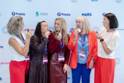 MMFEA25 London Henpicked team - Mars bars 6 MMFEA25 London